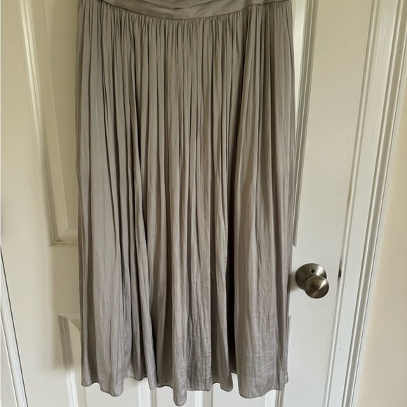 J Crew long skirt pleated - Picture 2 of 5